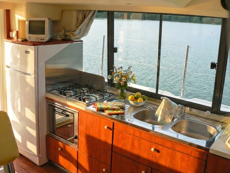 Location bateau Sermoise-sur-Loire pas cher Nicols Estivale Quattro B