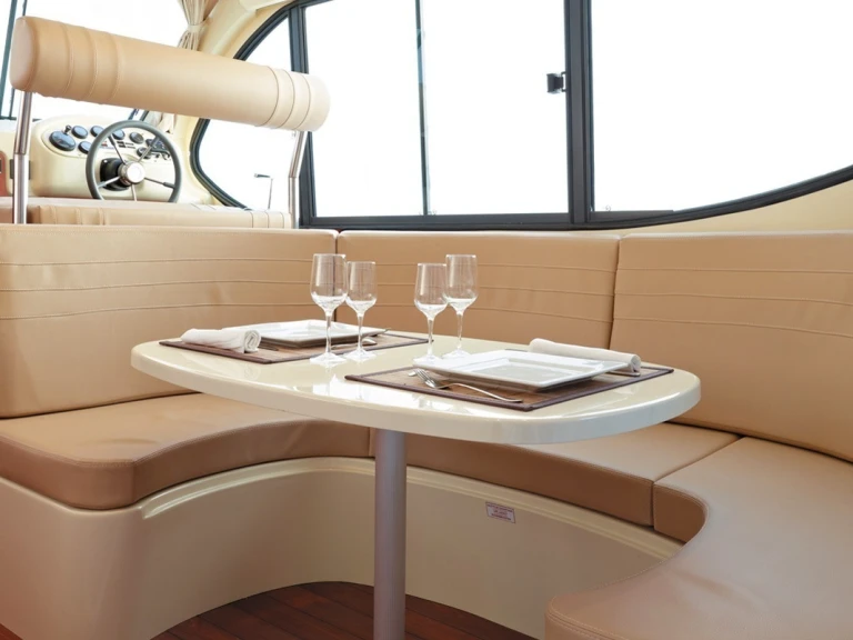 Bateau à moteur à louer à Saverne au meilleur prix