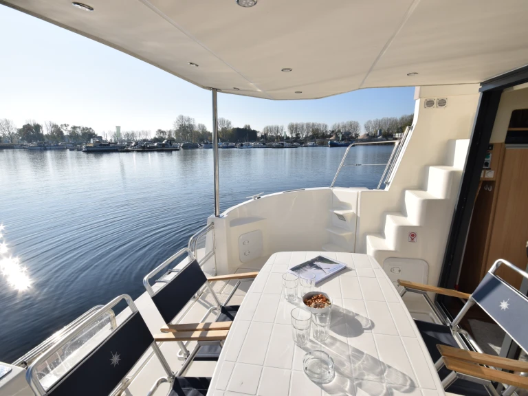 Louez un Nicols Yacht Nicols Octo Fly à Kerkdriel