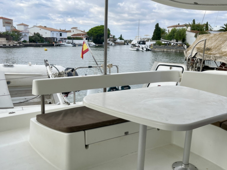 Catamaran à louer à Roses au meilleur prix