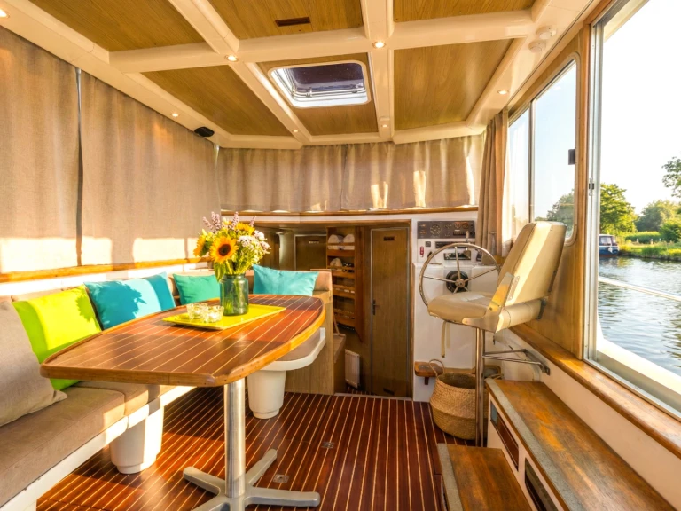 Location bateau Lattes pas cher Pénichette 1020 FB