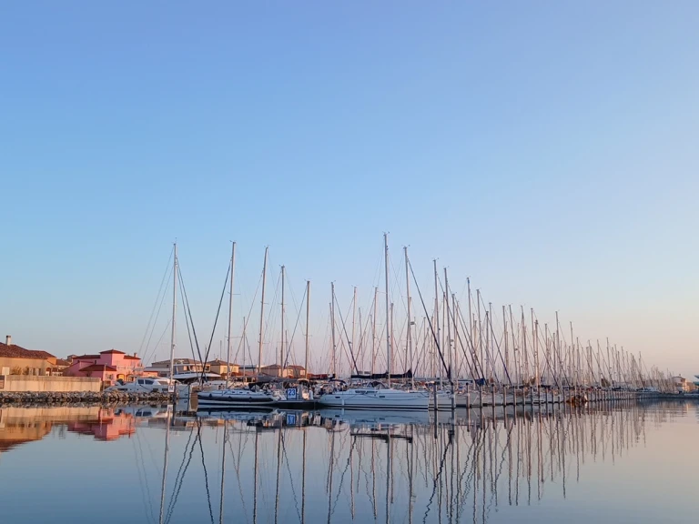 Location à Gruissan - Jeanneau Fantasia 27 sur SamBoat