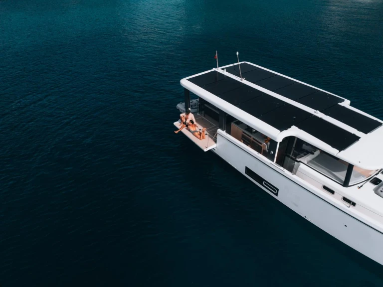 Bateau à moteur à louer à Golfe de Saint-Tropez au meilleur prix