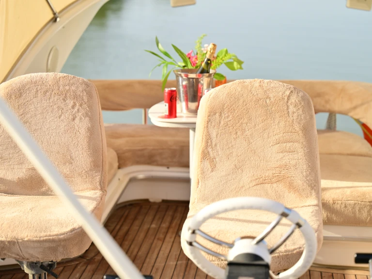 Location Bateau à moteur à Antalya (City) - Sea Ray 400 Sedan Bridge