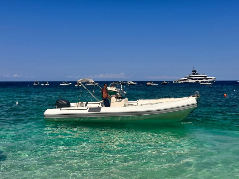 Louez un Joker Boat Clubman 24 à Arbatax Port