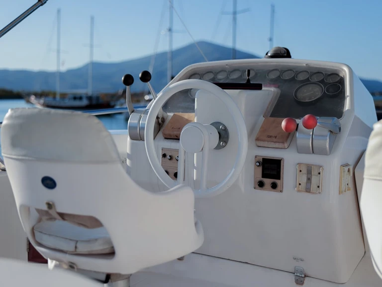 Yacht à louer à Himarë au meilleur prix