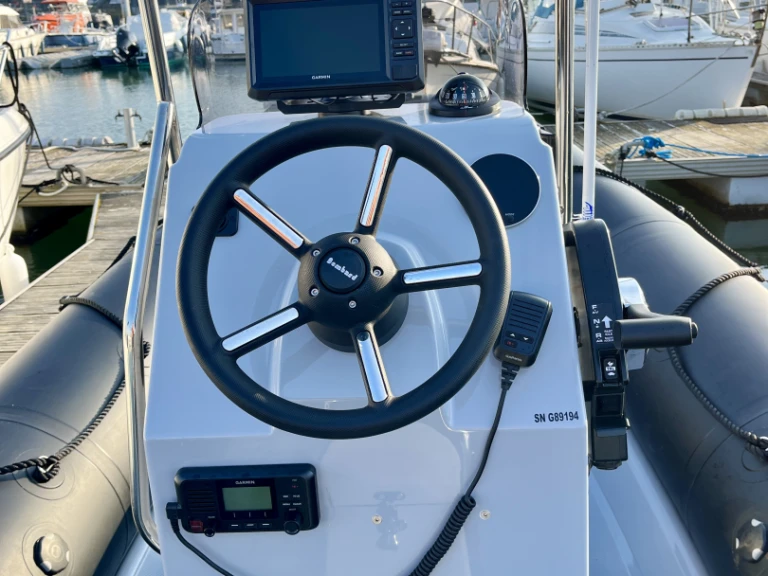 Louer Semi-rigide avec ou sans skipper Bombard à Pornichet