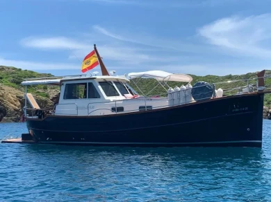 Hire Motorboat Menorquin with a boat licence