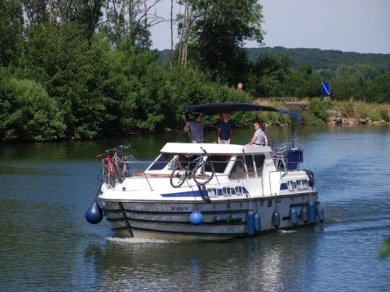 Motorboat rental with or without captain  Savoyeux