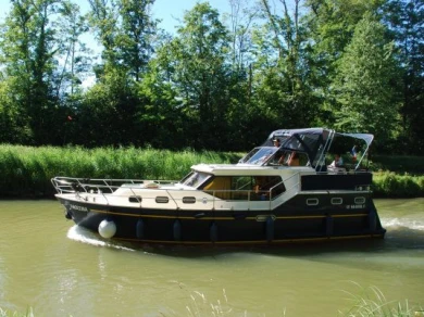 Bareboat Rental Motorboat  with a boat licence