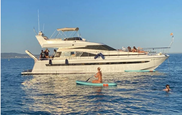 Location Yacht à Puerto Deportivo de Marbella - Astondoa Astondoa 50 GL