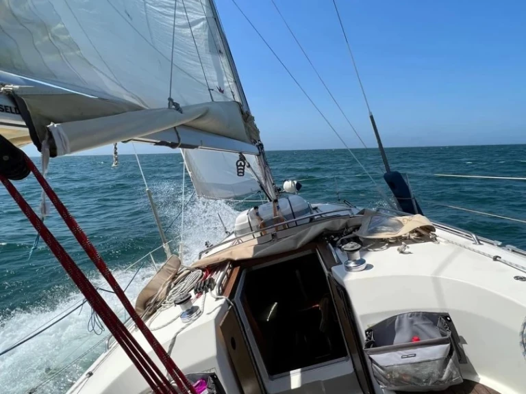 Louez un Bavaria Bavaria 32 Cruiser à La Rochelle