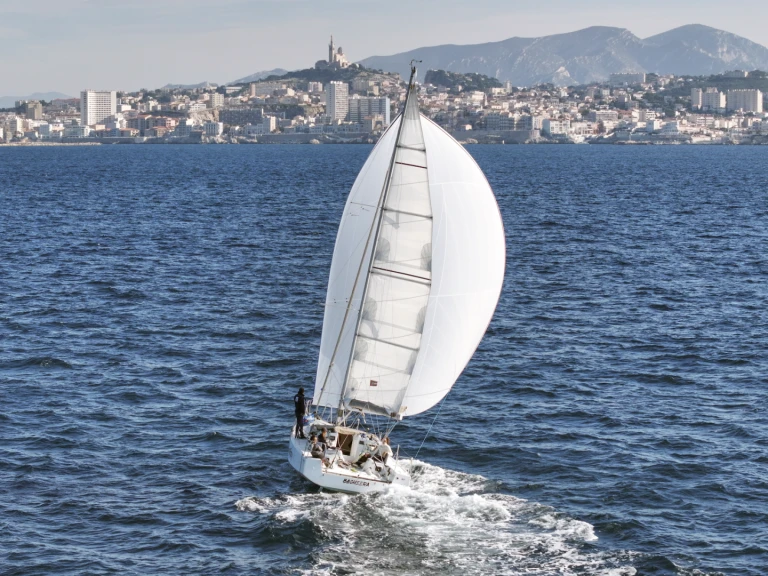 Location bateau Marseille pas cher Pogo 30