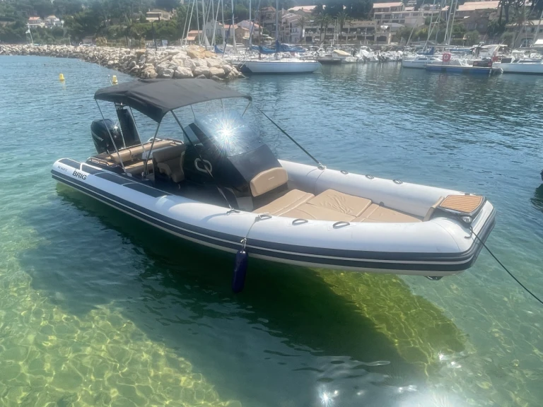 Louer Semi-rigide avec ou sans skipper Brig à La Madrague