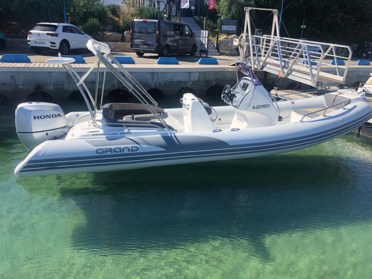 Location Semi-rigide Grand Boats avec permis