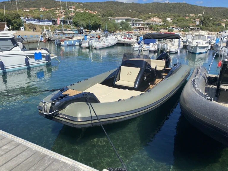 Location à Porto Pollo - Fanale marine  ALTAGNA 800 sur SamBoat