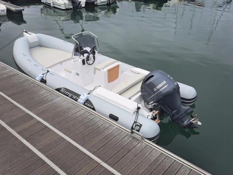 Louez un Capelli Tempest 630 à Port-Haliguen
