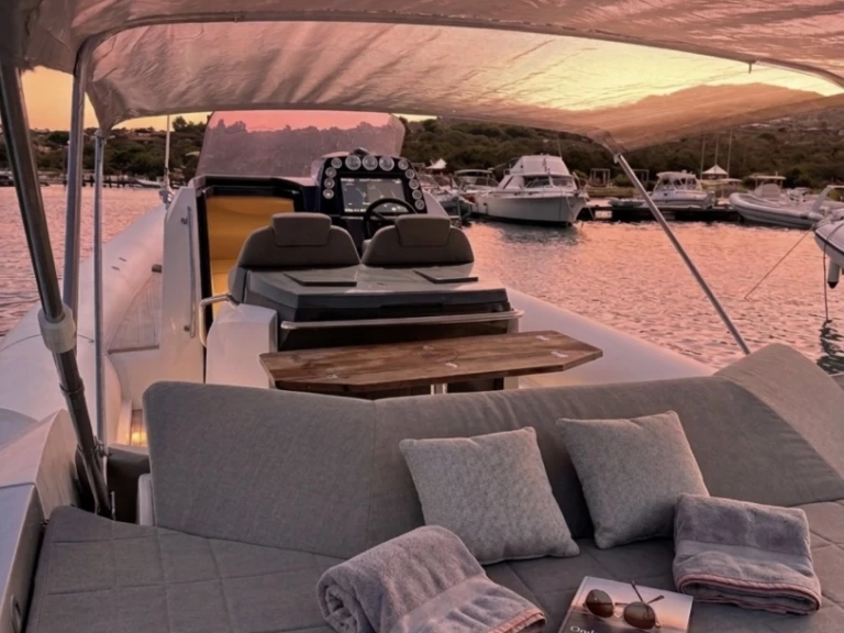 Sacs-Marine Strider 11 a louer à Porto Rotondo