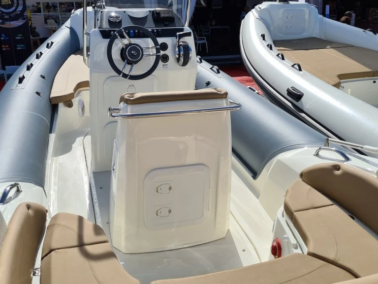 Location à Sète - Nuova Jolly Prince 22 sur SamBoat