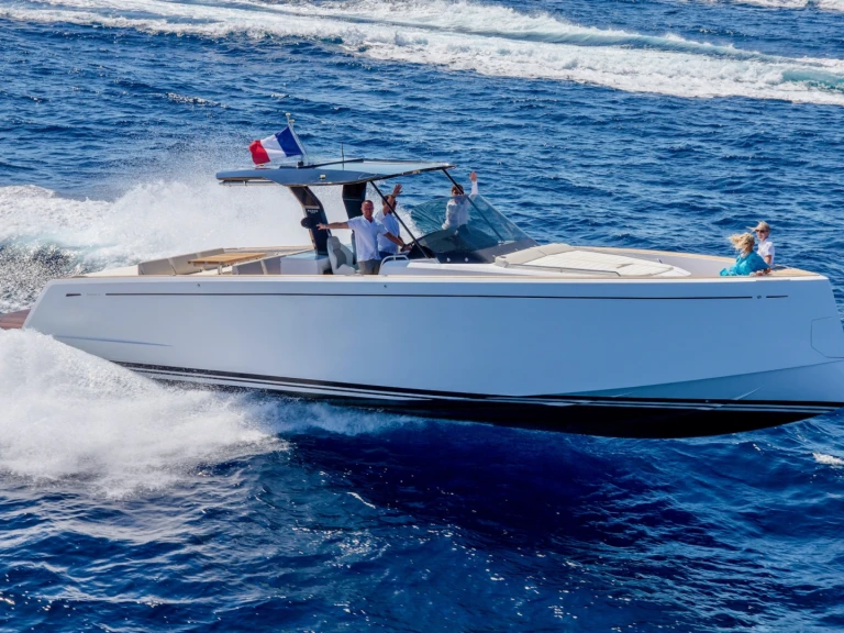 Louez un Pardo Yachts Pardo 43 à Port Grimaud