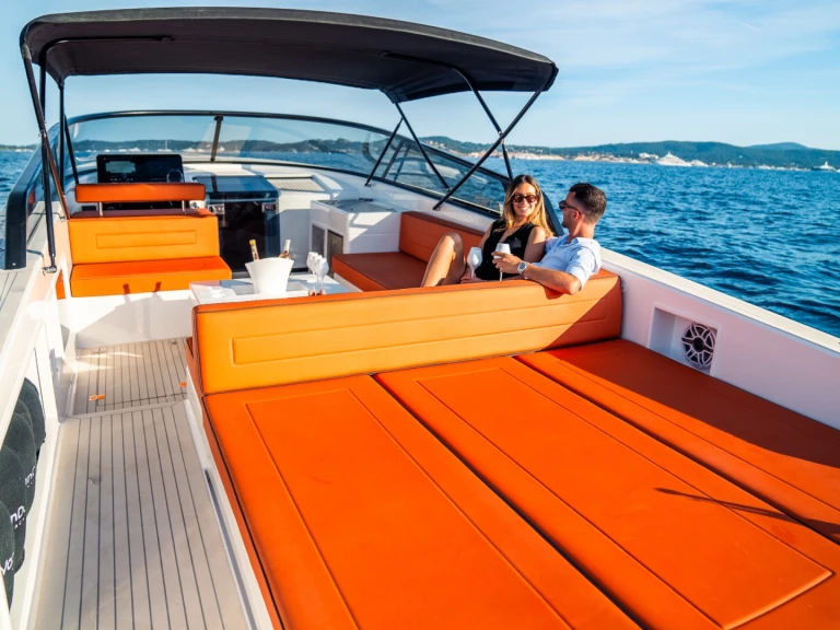 Location Bateau à moteur VanDutch avec permis