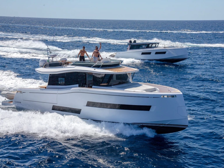Louer Yacht avec ou sans skipper Pardo Yachts à Port Grimaud