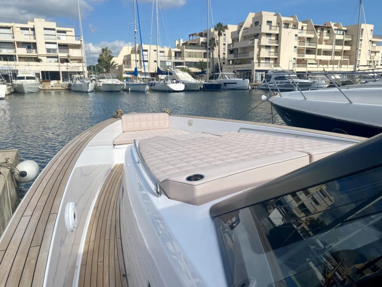 Yacht à louer à Port Grimaud au meilleur prix