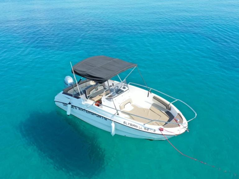 Location Bateau à moteur Karnic avec permis