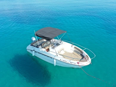 Hire Motorboat Karnic with a boat licence