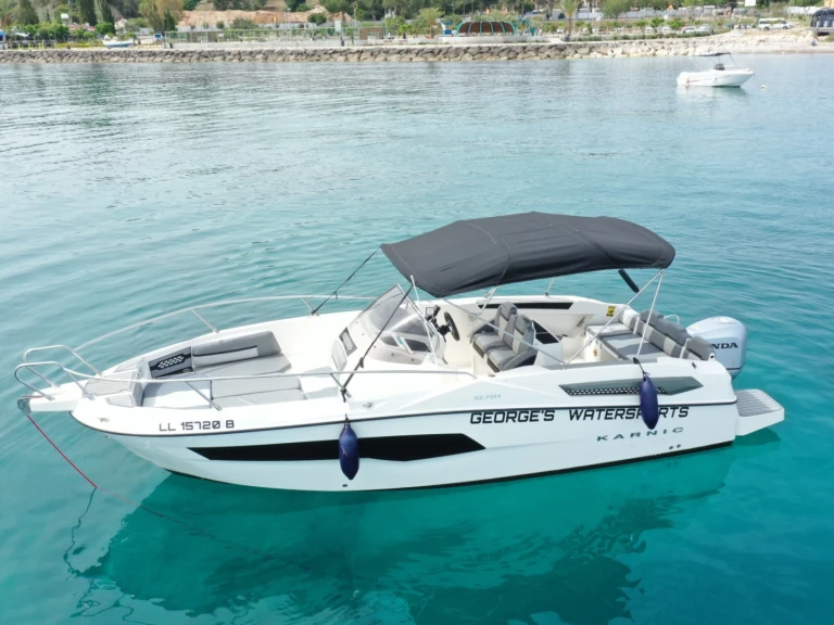 Location à Latchi - Karnic KARNIC 701 SL sur SamBoat