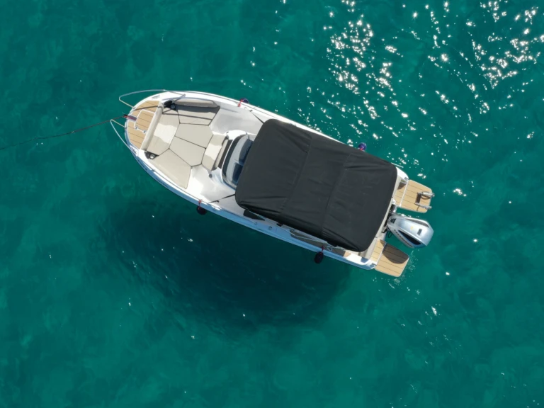 Location bateau Karnic SL691 à Latchi sur Samboat