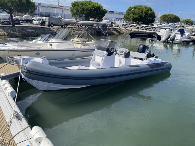 Location Semi-rigide Ranieri avec permis