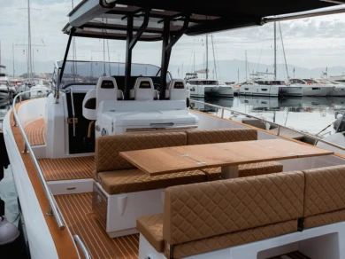 Yacht charter Porticcio cheap AVANGARDE 1.1