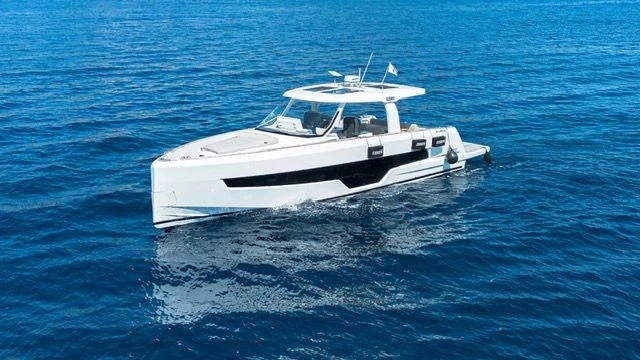 Louer Bateau à moteur avec ou sans skipper Fjord à Ajaccio