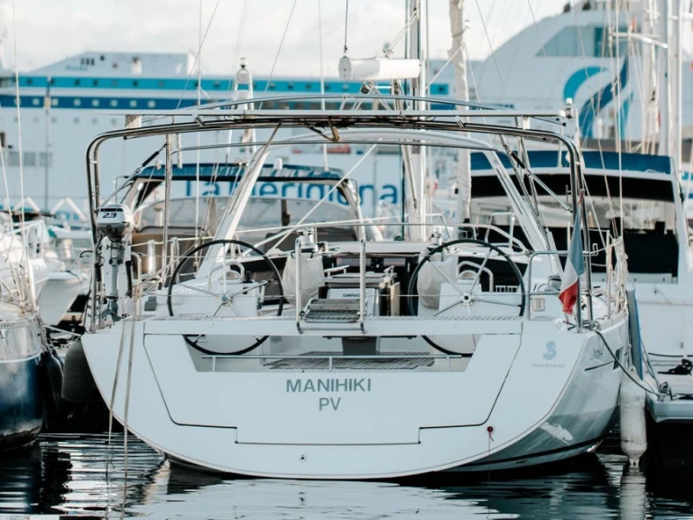 Bénéteau Oceanis 41 a louer à Porticcio