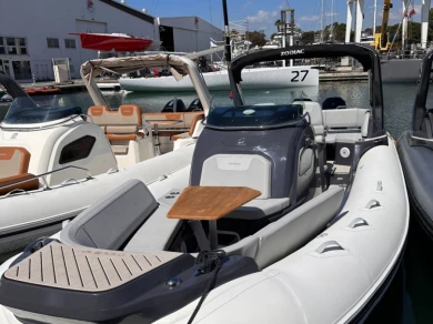 RIB hire in Cogolin - Zodiac Medline 9
