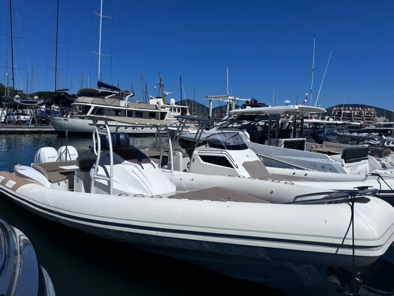 Louez un FANALE 1000 à Cogolin