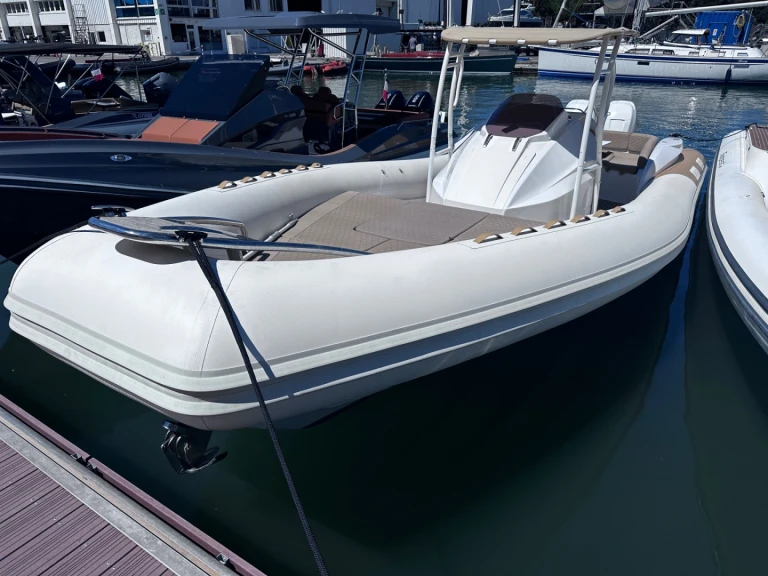 Location bateau Cogolin pas cher 1000