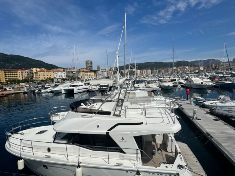 Louer Bateau à moteur avec ou sans skipper Bénéteau à Ajaccio