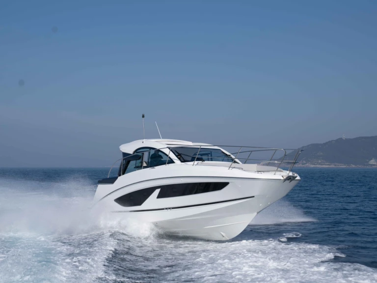 Louer Bateau à moteur avec ou sans skipper Bénéteau à Ajaccio