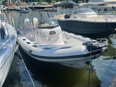 Schlauchboot mit oder ohne Skipper Ranieri International  mieten in Cogolin