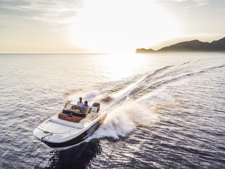 Louer Bateau à moteur avec ou sans skipper Capoforte à Cogolin