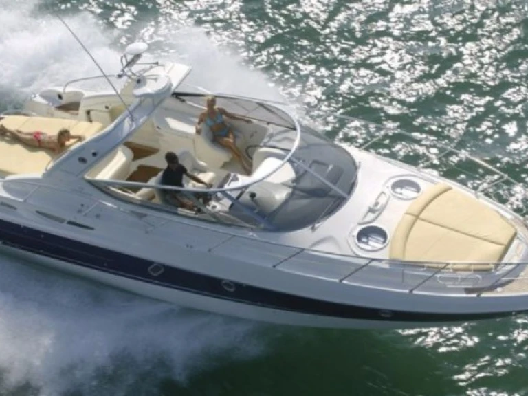 Louez un Cranchi Endurance 39 à Saint-Raphaël