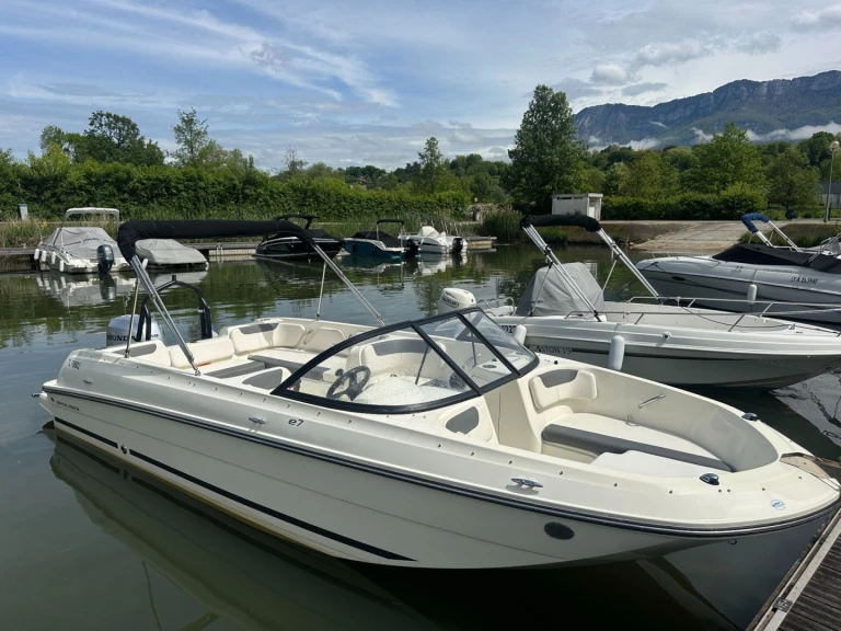 Location Bateau à moteur Bayliner avec permis