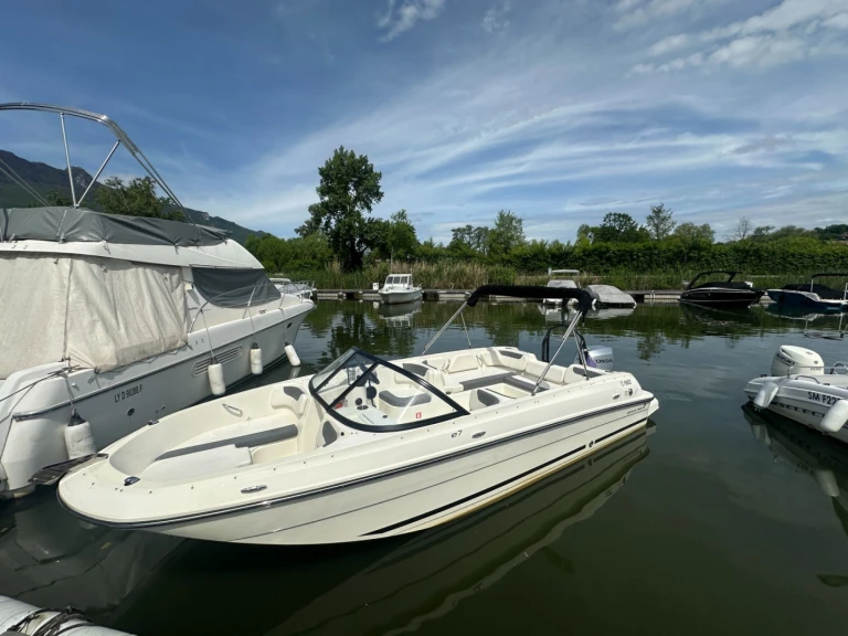 Bateau à moteur à louer à Viviers-du-Lac au meilleur prix