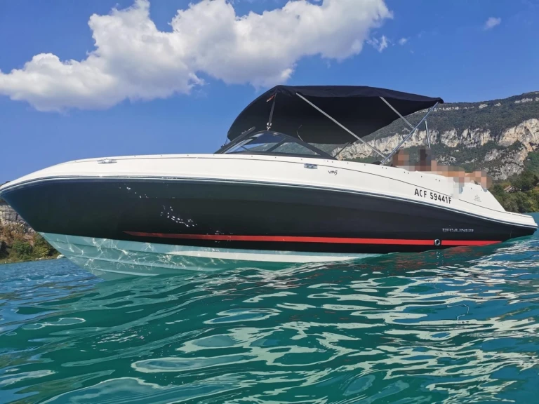 Location Bateau à moteur à Le Bourget-du-Lac - Bayliner BAYLINER VR5