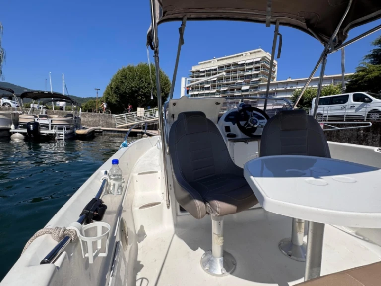 Louer Bateau à moteur avec ou sans skipper Cap-Ferret à Aix-les-Bains
