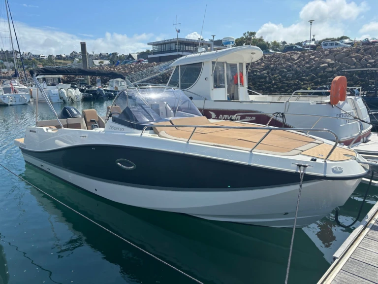 Louez un Quicksilver QUICKSILVER 755 ACTIV SUNDECK à Trébeurden
