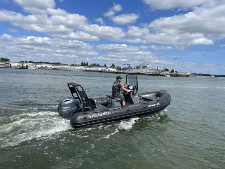 Highfield COASTER 54 a louer à Lorient