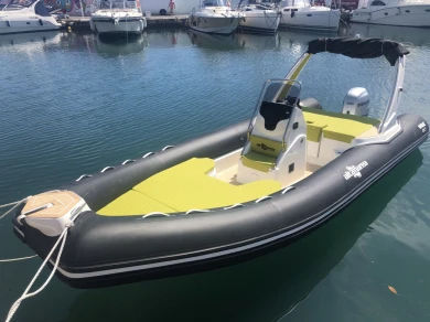 Boat rental Altamarea Wave 20 in Fréjus on Samboat